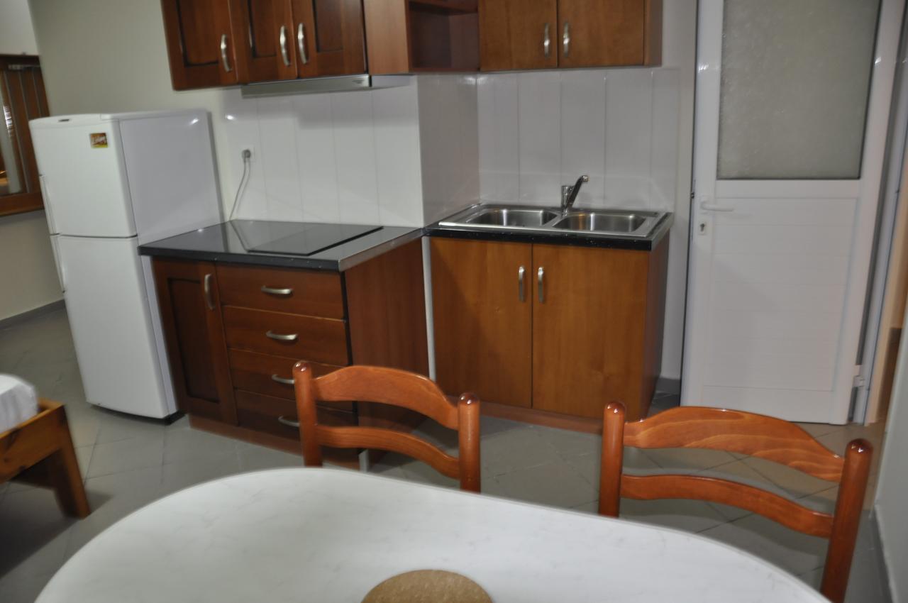 Zotos Apartment Himare Exteriör bild
