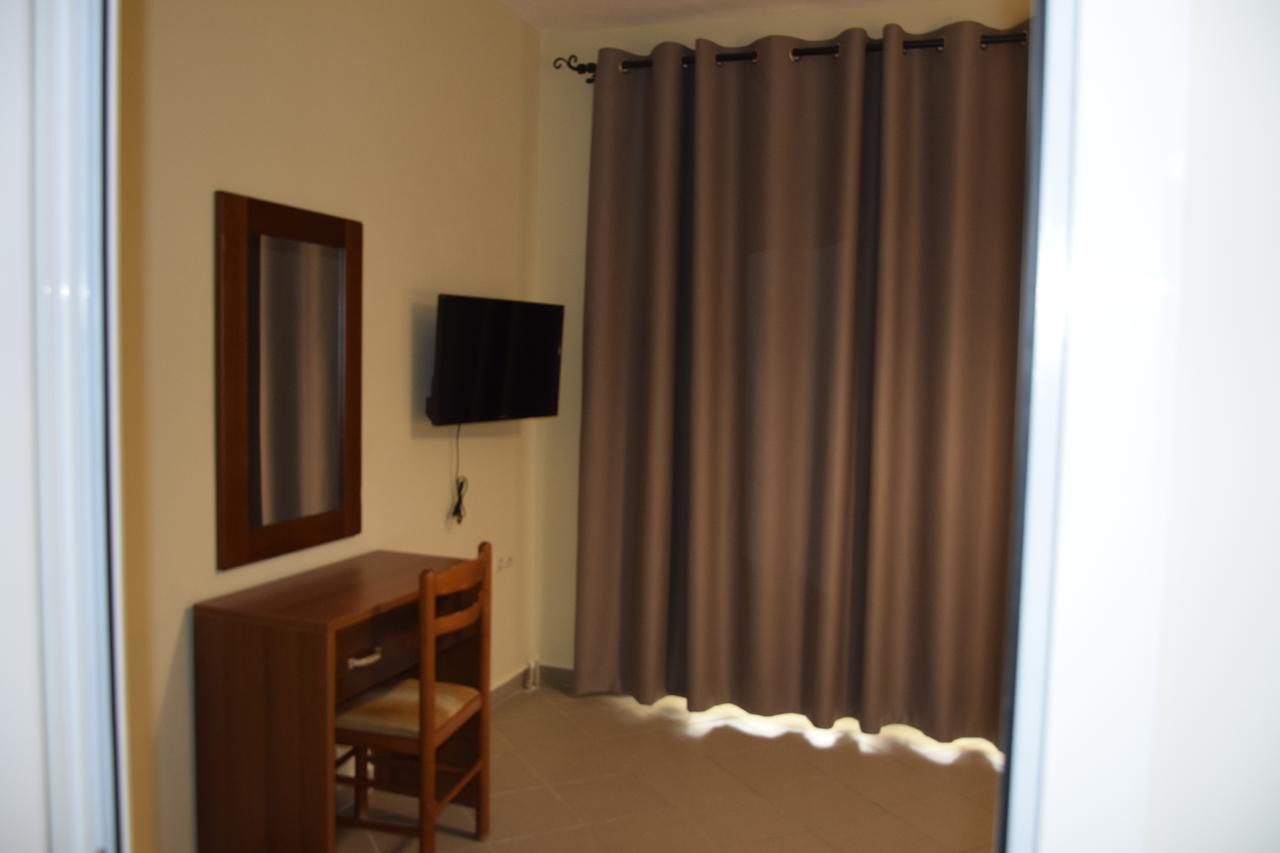 Zotos Apartment Himare Exteriör bild