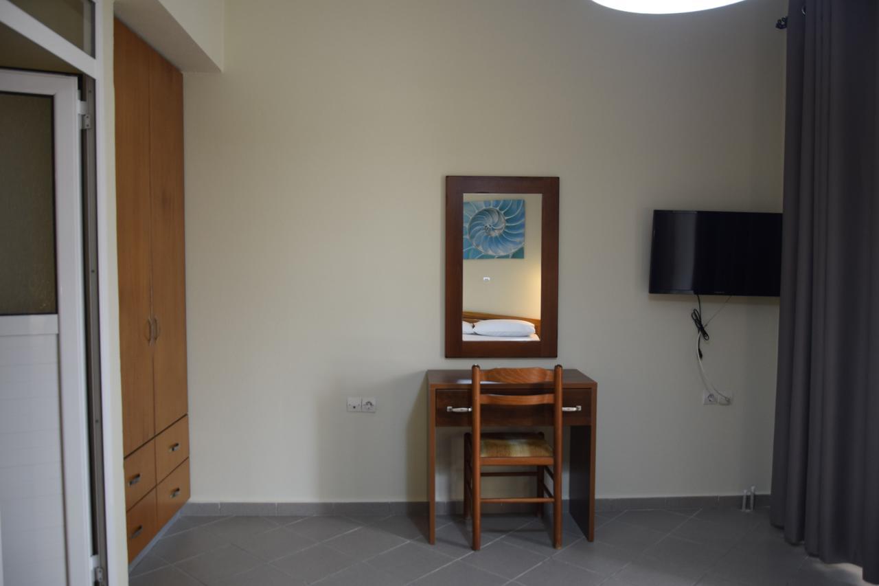 Zotos Apartment Himare Exteriör bild