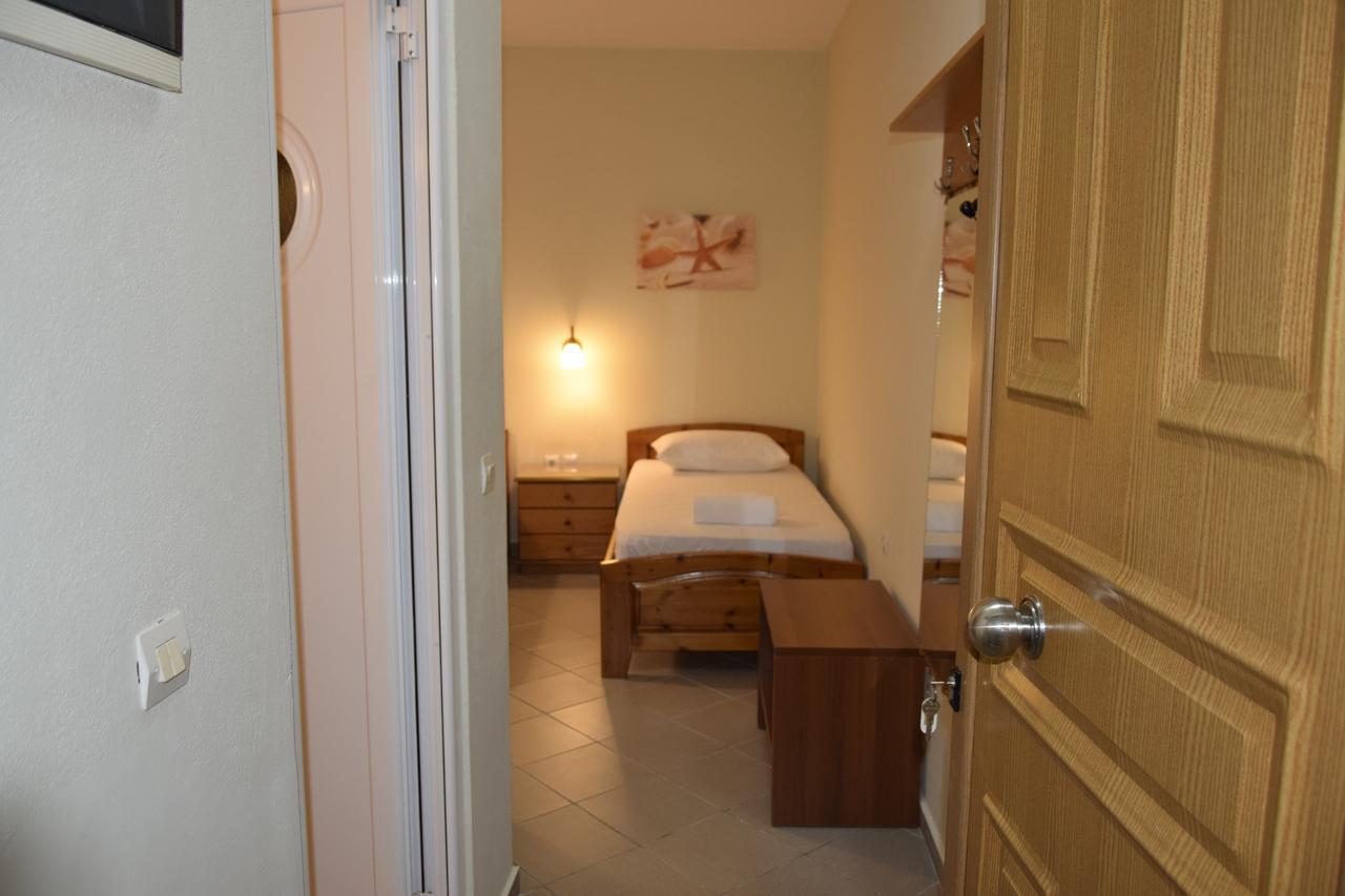 Zotos Apartment Himare Exteriör bild