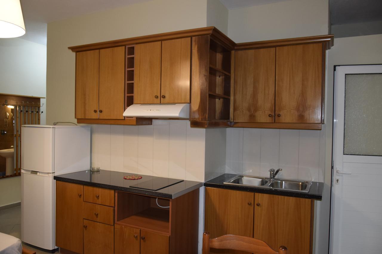 Zotos Apartment Himare Exteriör bild